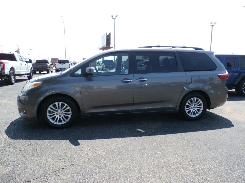 Toyota Sienna XLE FWD 8-Passenger V6 2015