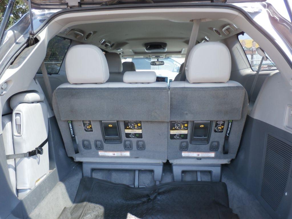 Toyota Sienna XLE FWD 8-Passenger V6 2015