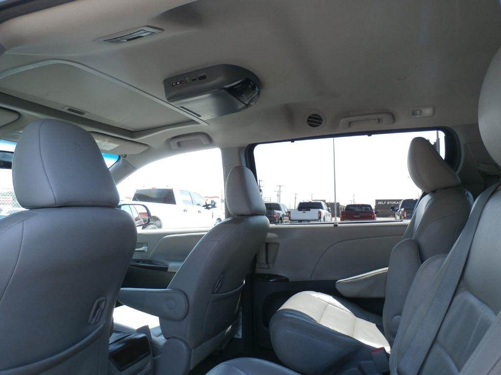 Toyota Sienna XLE FWD 8-Passenger V6 2015