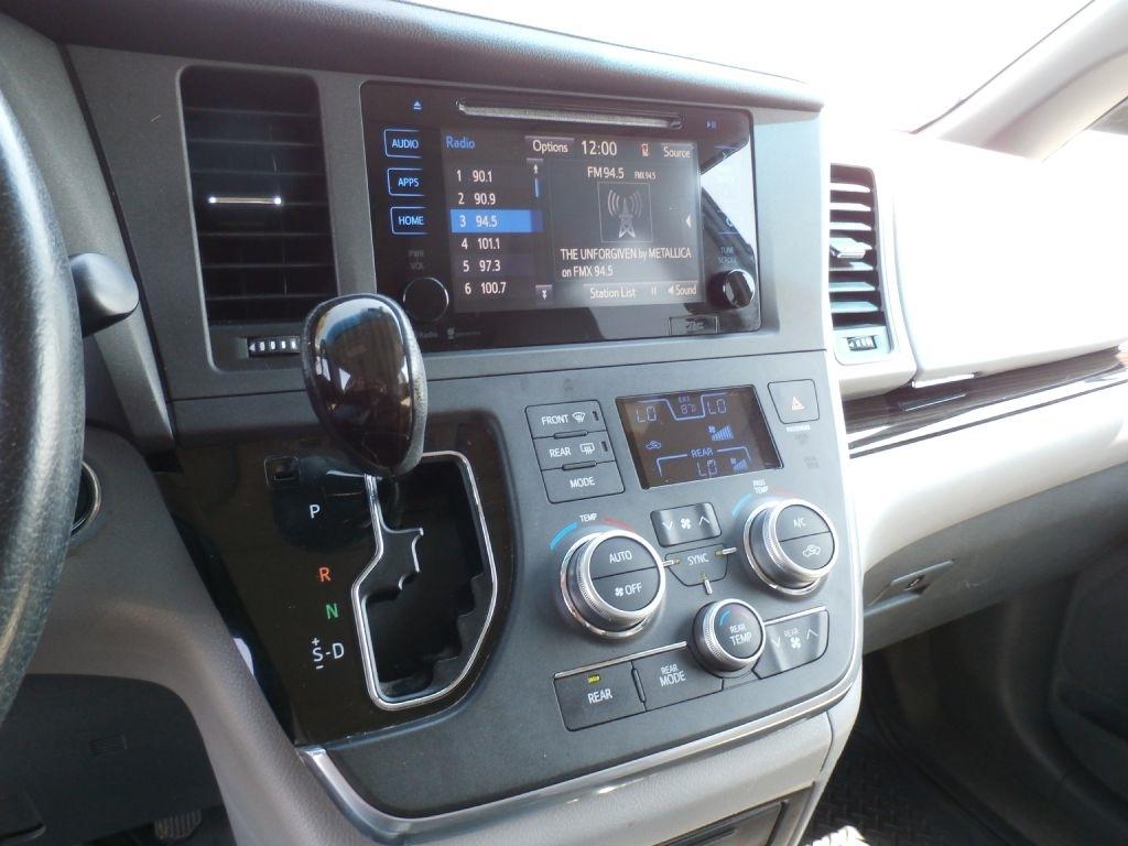Toyota Sienna XLE FWD 8-Passenger V6 2015
