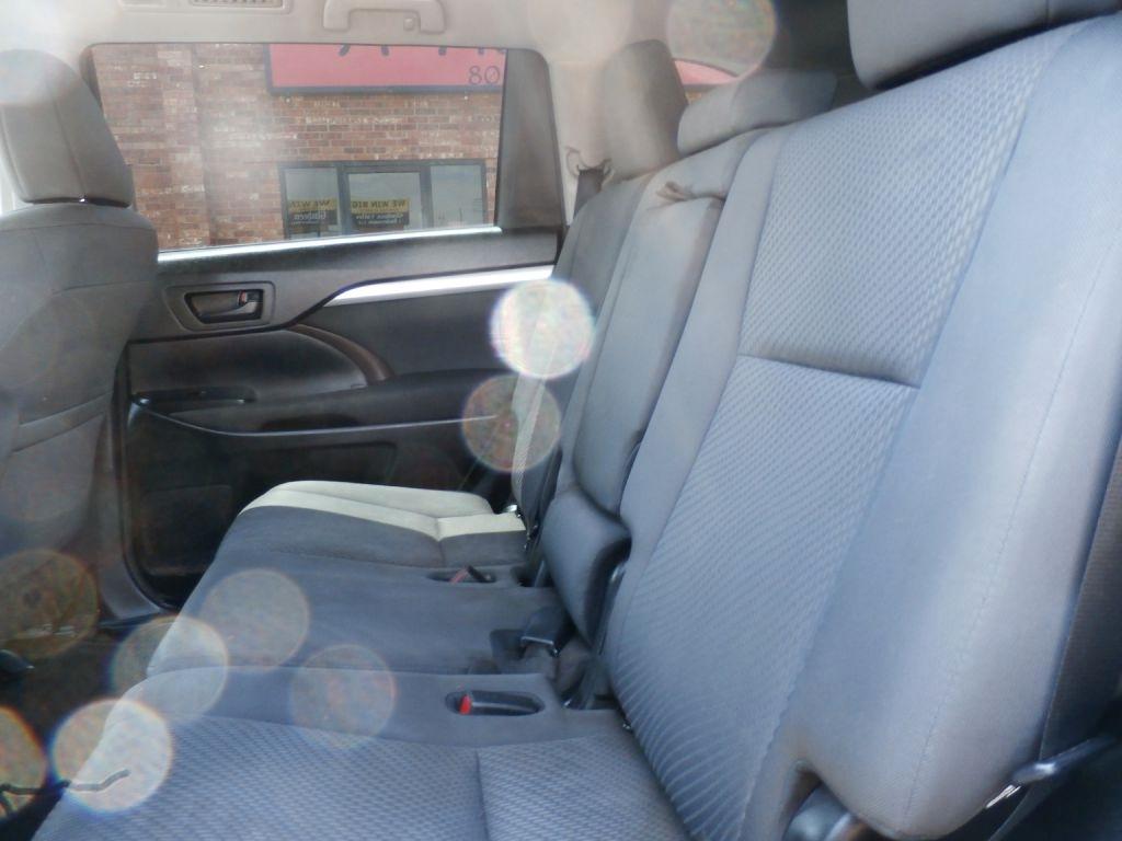 Toyota Highlander LE FWD I4 2017