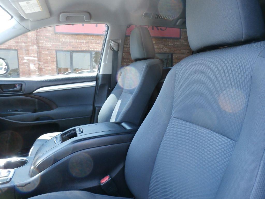 Toyota Highlander LE FWD I4 2017