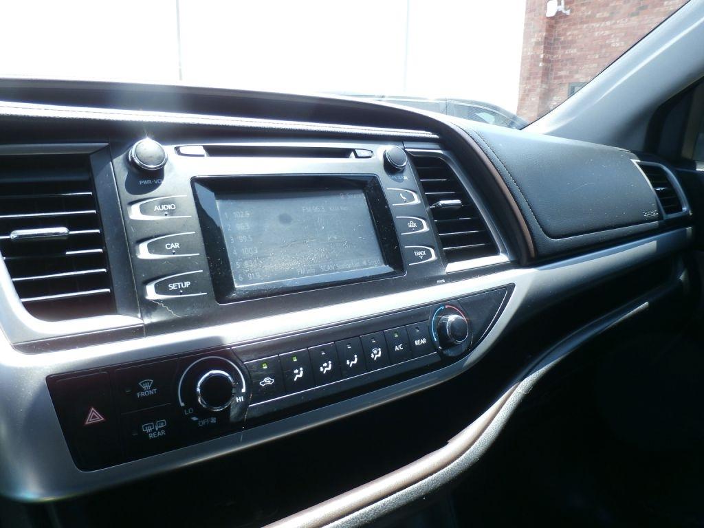 Toyota Highlander LE FWD I4 2017