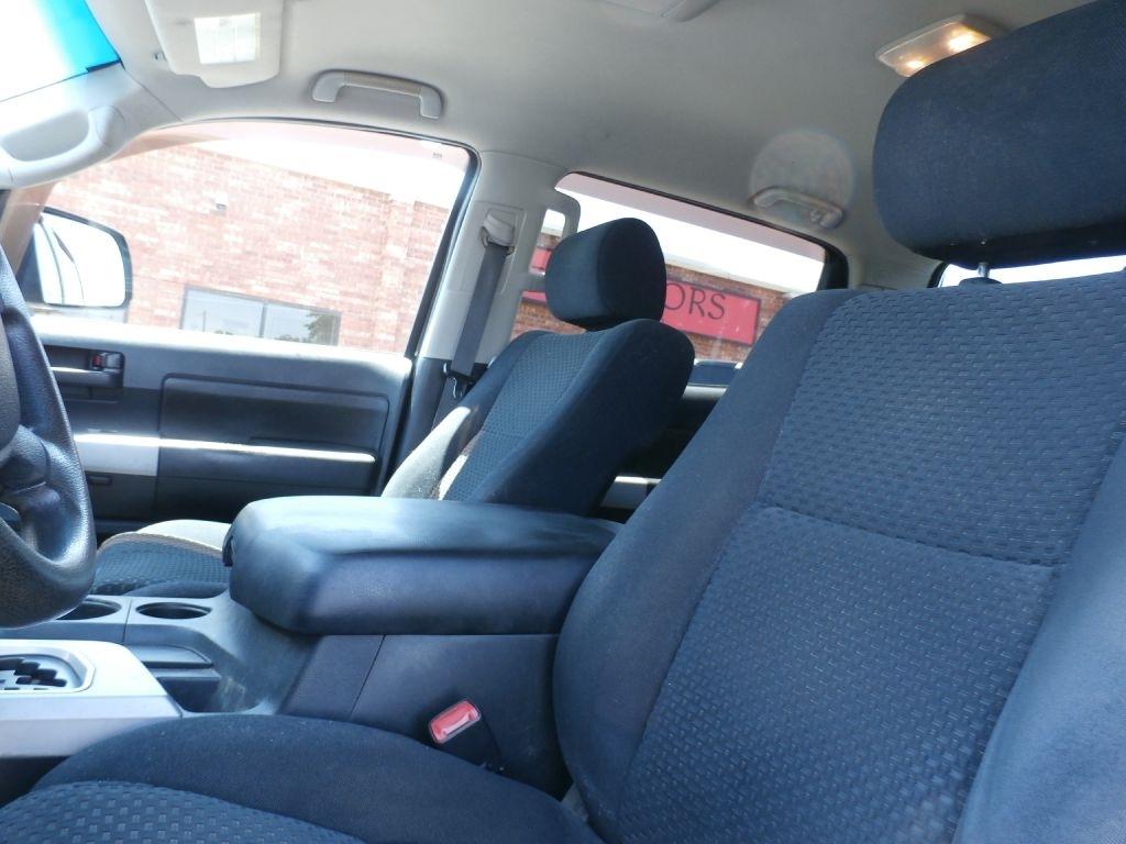 Toyota Tundra Tundra-Grade 5.7L FFV CrewMax 4WD 2009