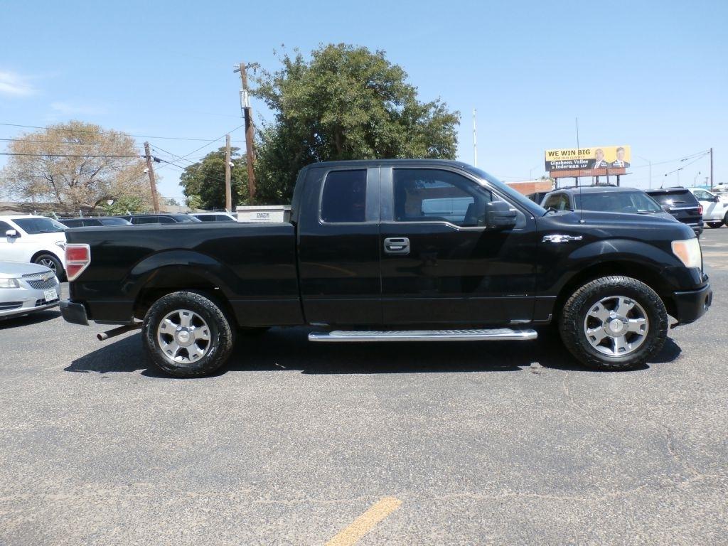 2010 Ford F-150 XL SuperCab 8-ft. Bed 2WD