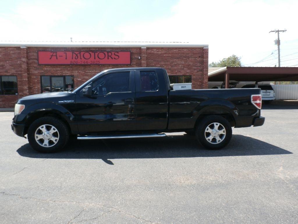 Ford F-150 XL SuperCab 8-ft. Bed 2WD 2010