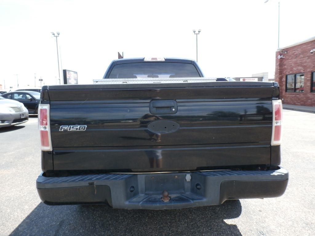 Ford F-150 XL SuperCab 8-ft. Bed 2WD 2010