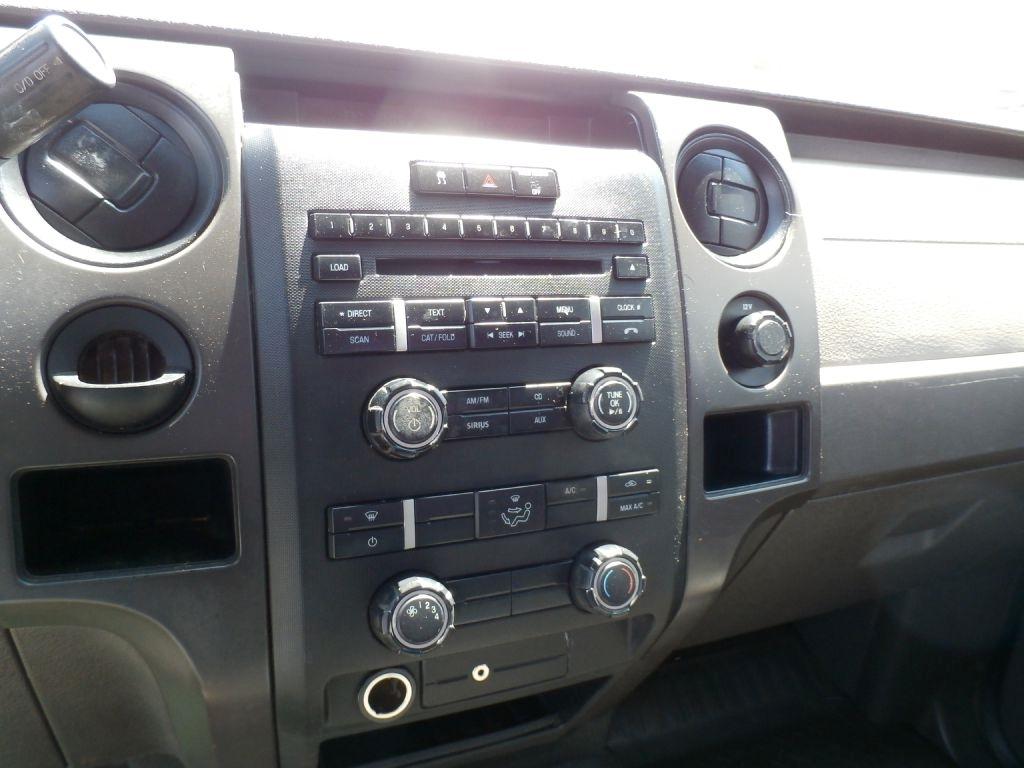 Ford F-150 XL SuperCab 8-ft. Bed 2WD 2010