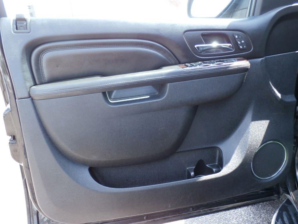GMC Yukon Denali 4WD 2013