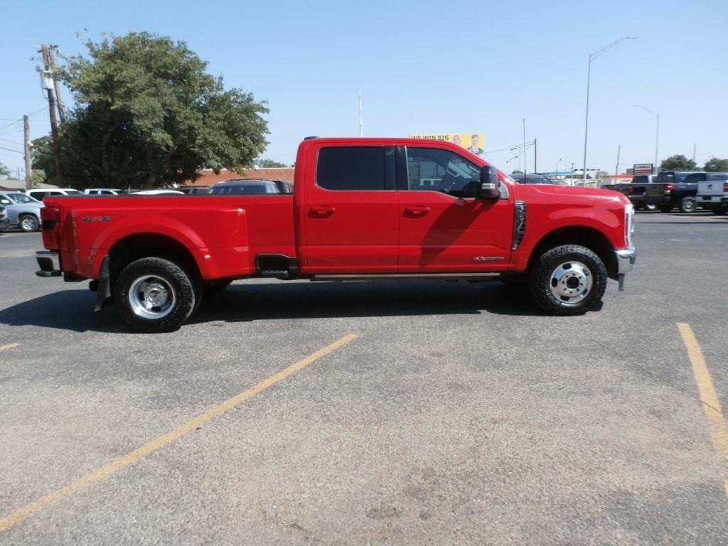 Ford F-350 SD Lariat Crew Cab Long Bed DRW 4WD 2024