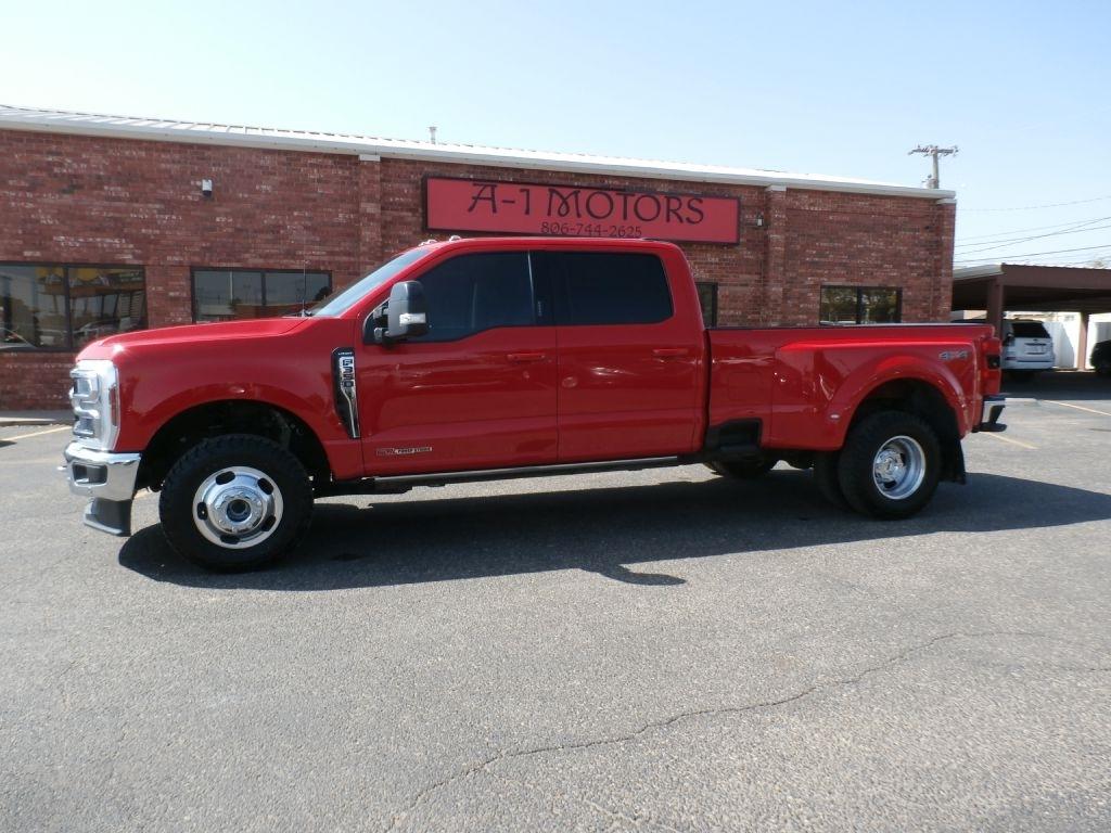 Ford F-350 SD Lariat Crew Cab Long Bed DRW 4WD 2024