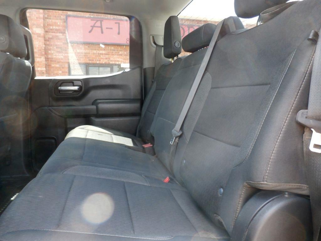 Chevrolet Silverado 1500 Trail Boss Custom Crew Cab 4WD 2023