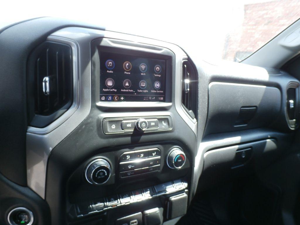 Chevrolet Silverado 1500 Trail Boss Custom Crew Cab 4WD 2023