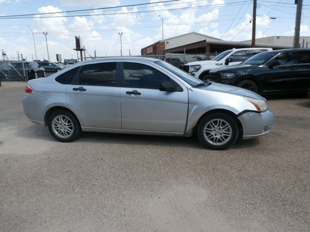 Ford Focus SE Sedan 2011