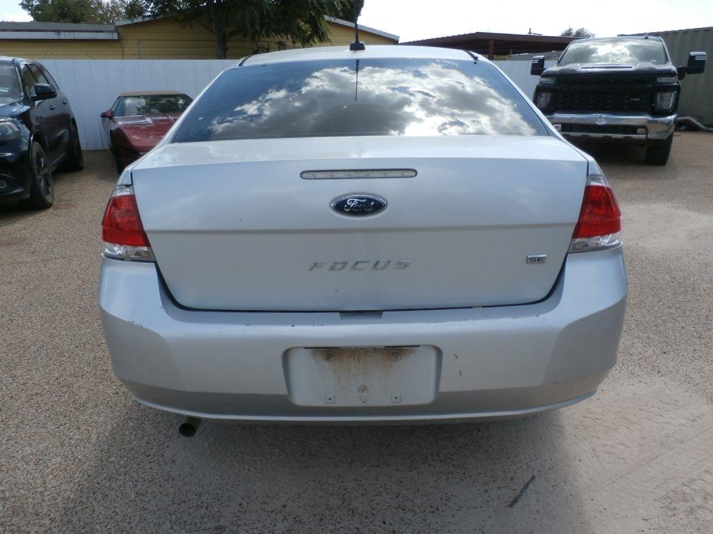 Ford Focus SE Sedan 2011