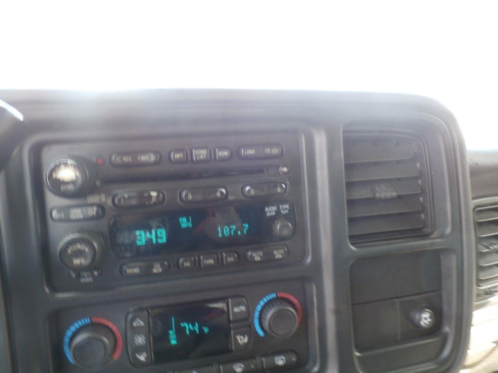 Chevrolet Tahoe 2WD 2005