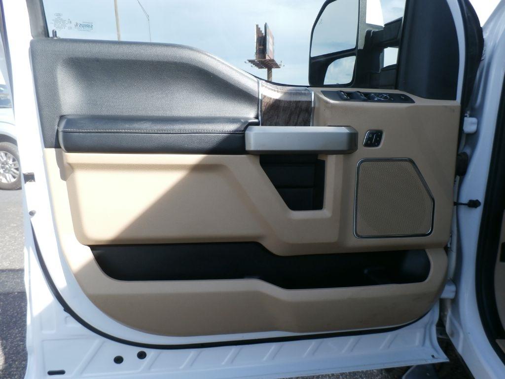 Ford F-250 SD Lariat Crew Cab 4WD 2017