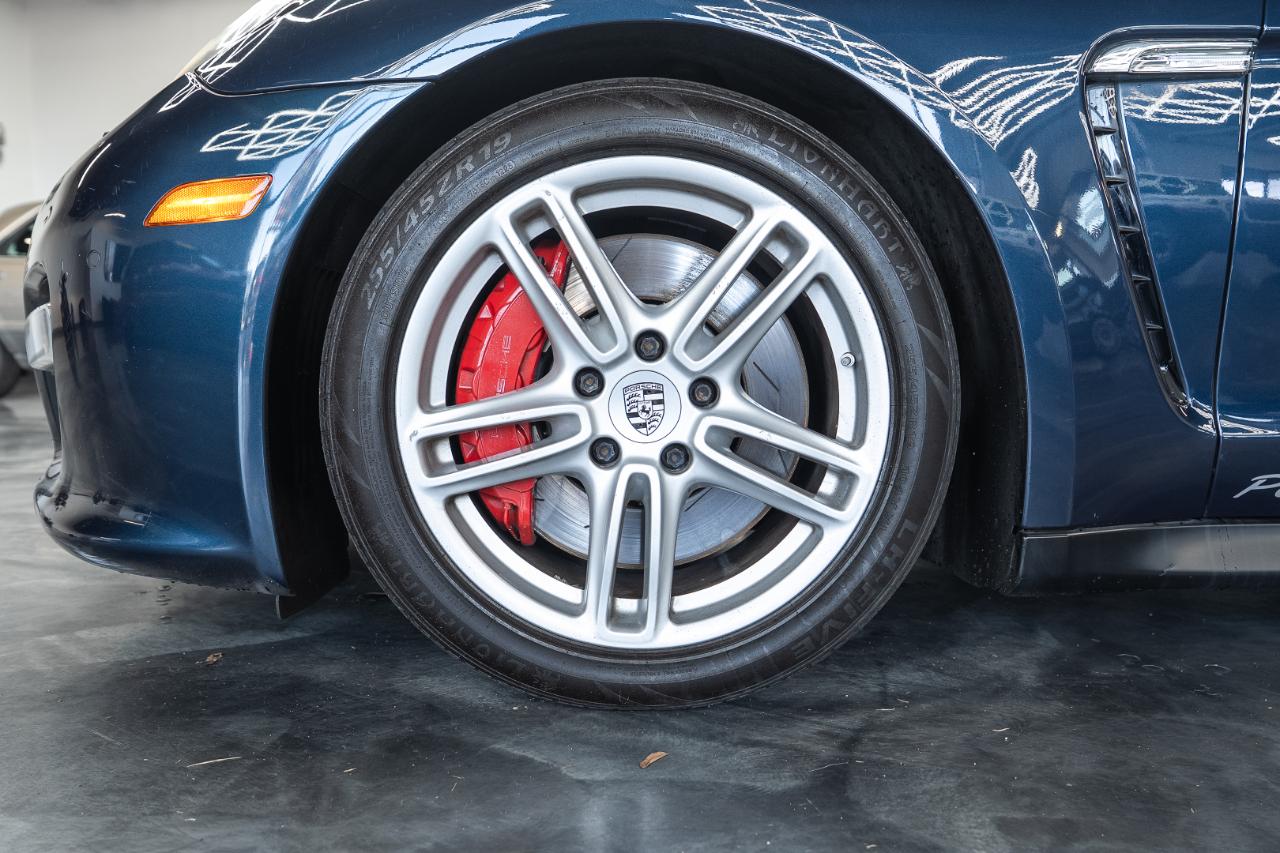 Porsche Panamera  2013