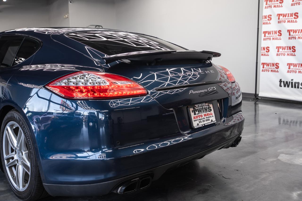 Porsche Panamera  2013