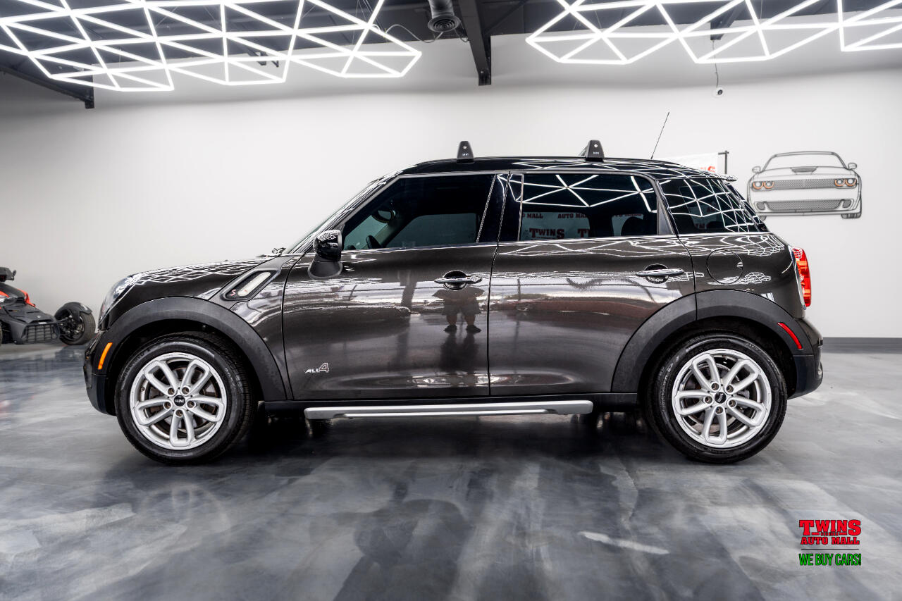 2016 Mini Countryman S ALL4 photo 2