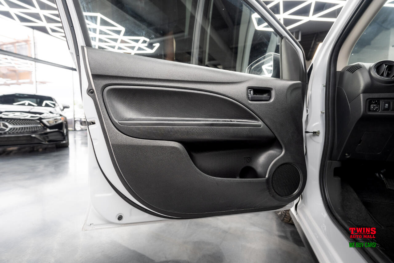 Mitsubishi Mirage ES CVT 2024 Mitsubishi Mirage ES CVT 2024