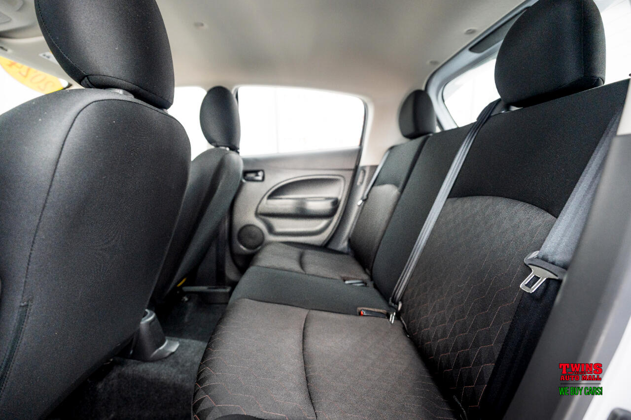 Mitsubishi Mirage ES CVT 2024 Mitsubishi Mirage ES CVT 2024