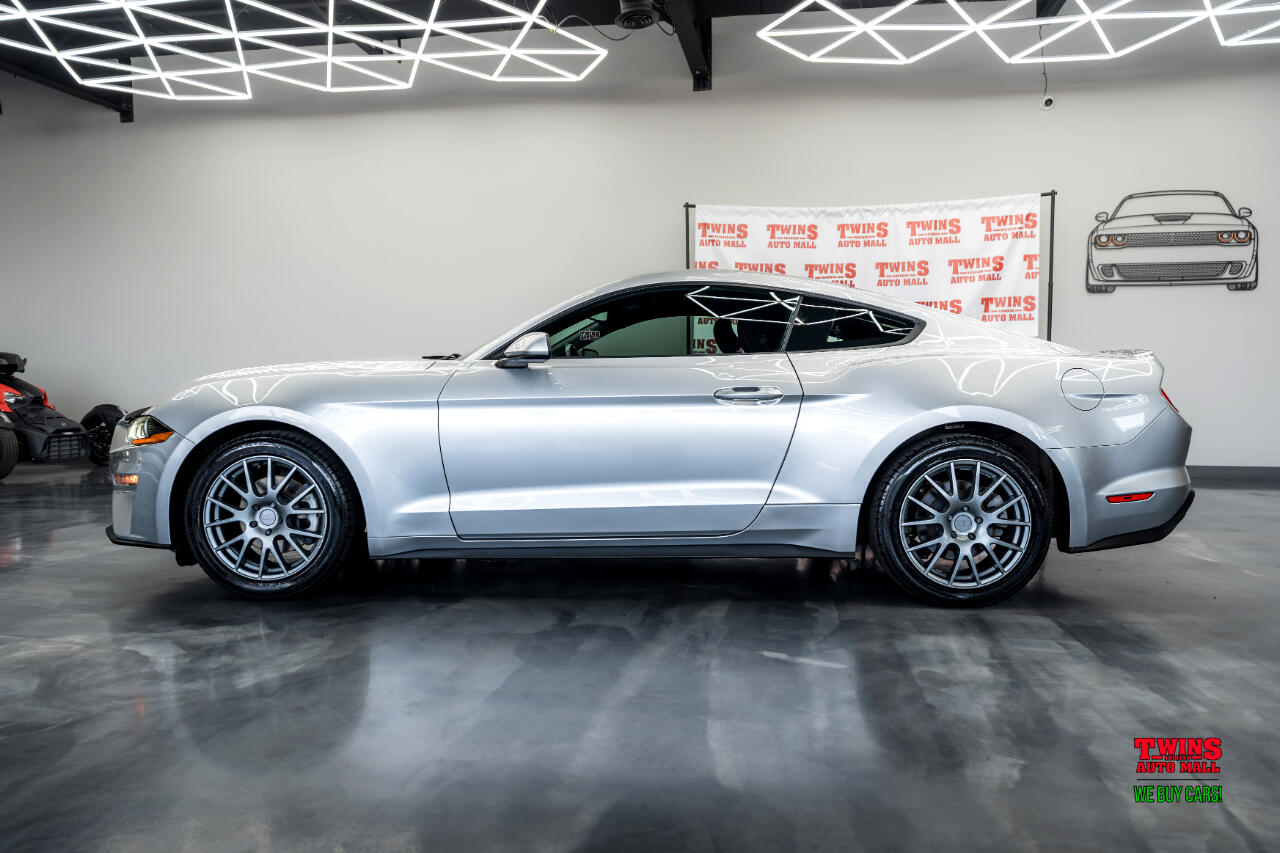 2018 Ford Mustang EcoBoost photo 2