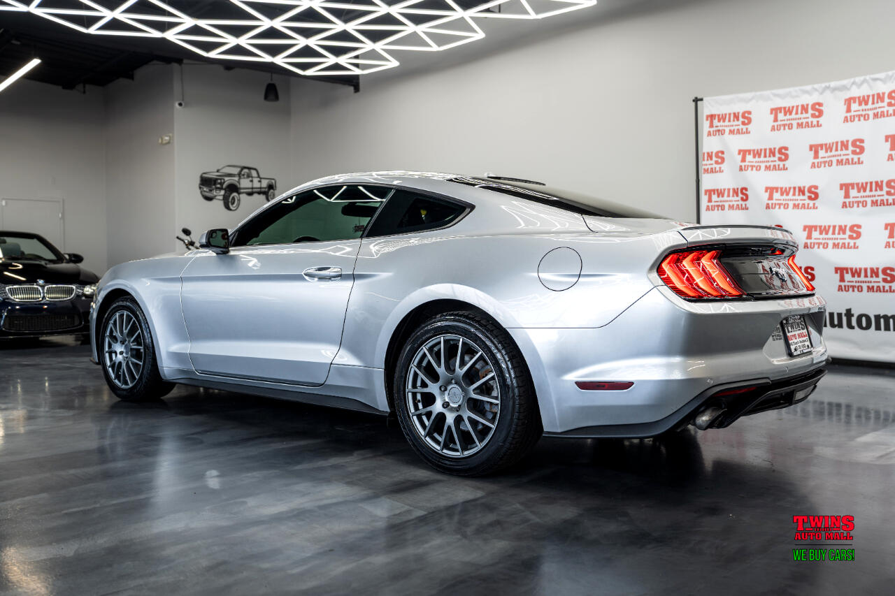 2018 Ford Mustang EcoBoost photo 3