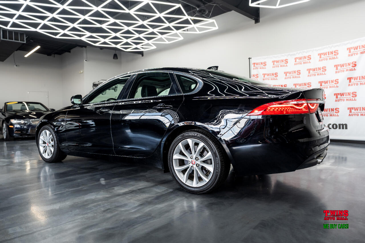 2019 Jaguar XF 25t Premium AWD photo 3