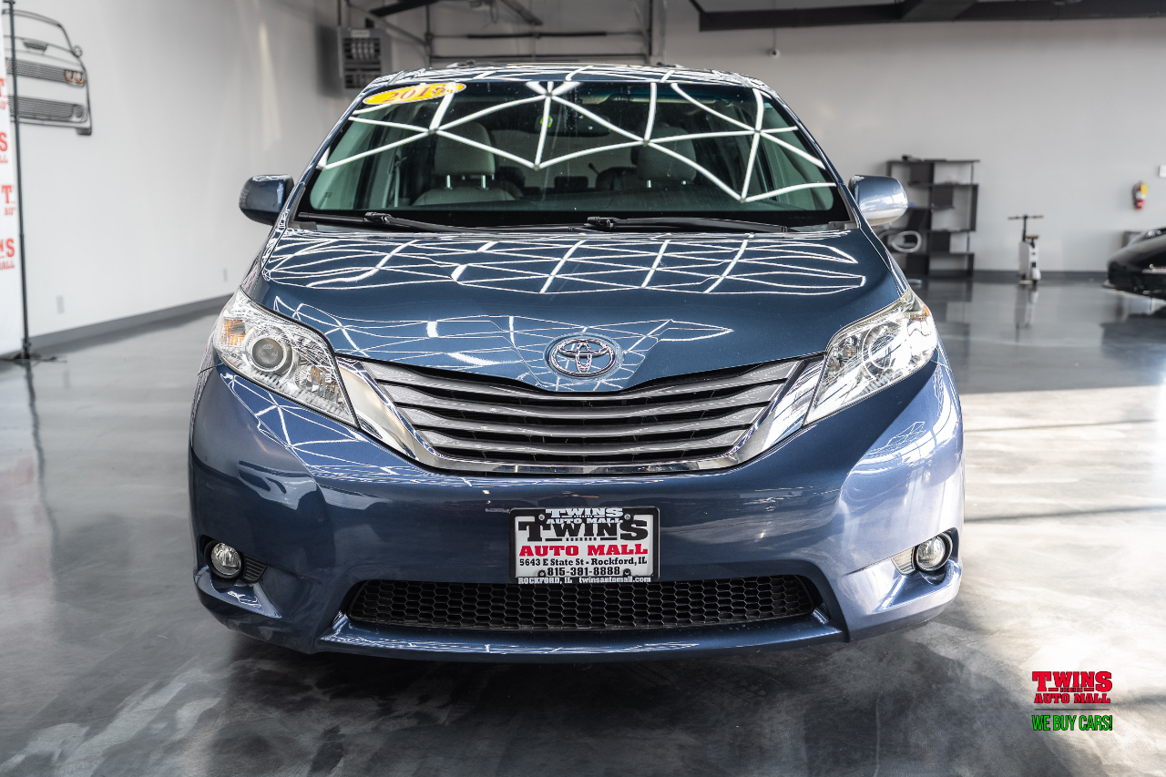 Toyota Sienna XLE FWD 8-Passenger V6 2015 Toyota Sienna XLE FWD 8-Passenger V6 2015