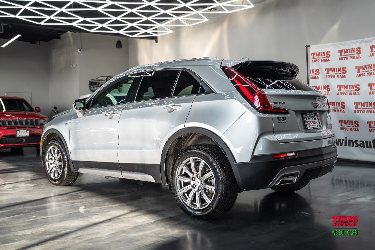 2022 Cadillac XT4 Premium Luxury photo 2
