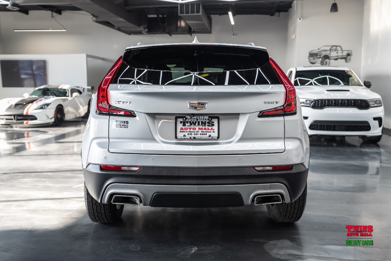 2022 Cadillac XT4 Premium Luxury photo 3