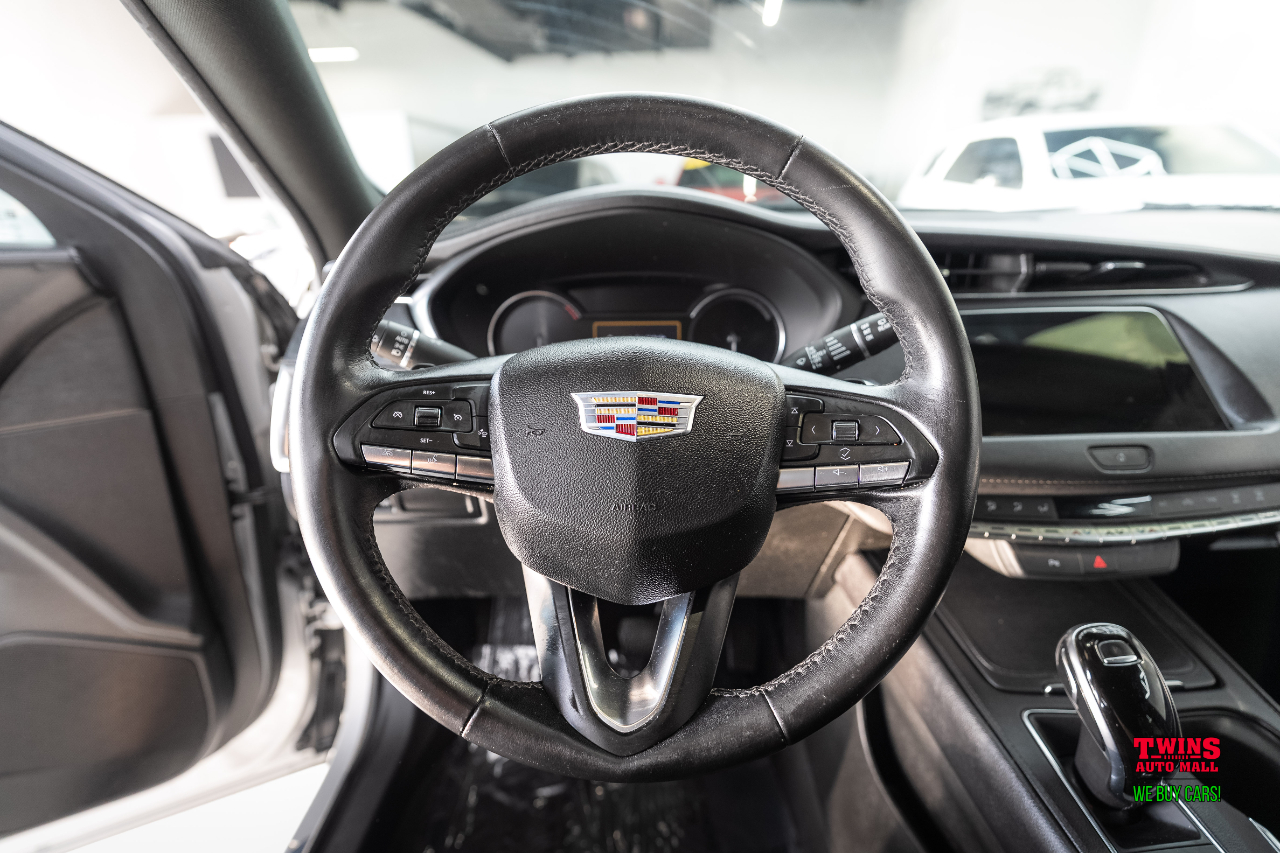2022 Cadillac XT4 Premium Luxury photo 16