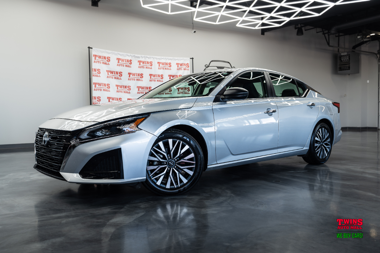 2024 Nissan Altima 2.5 SV photo 2