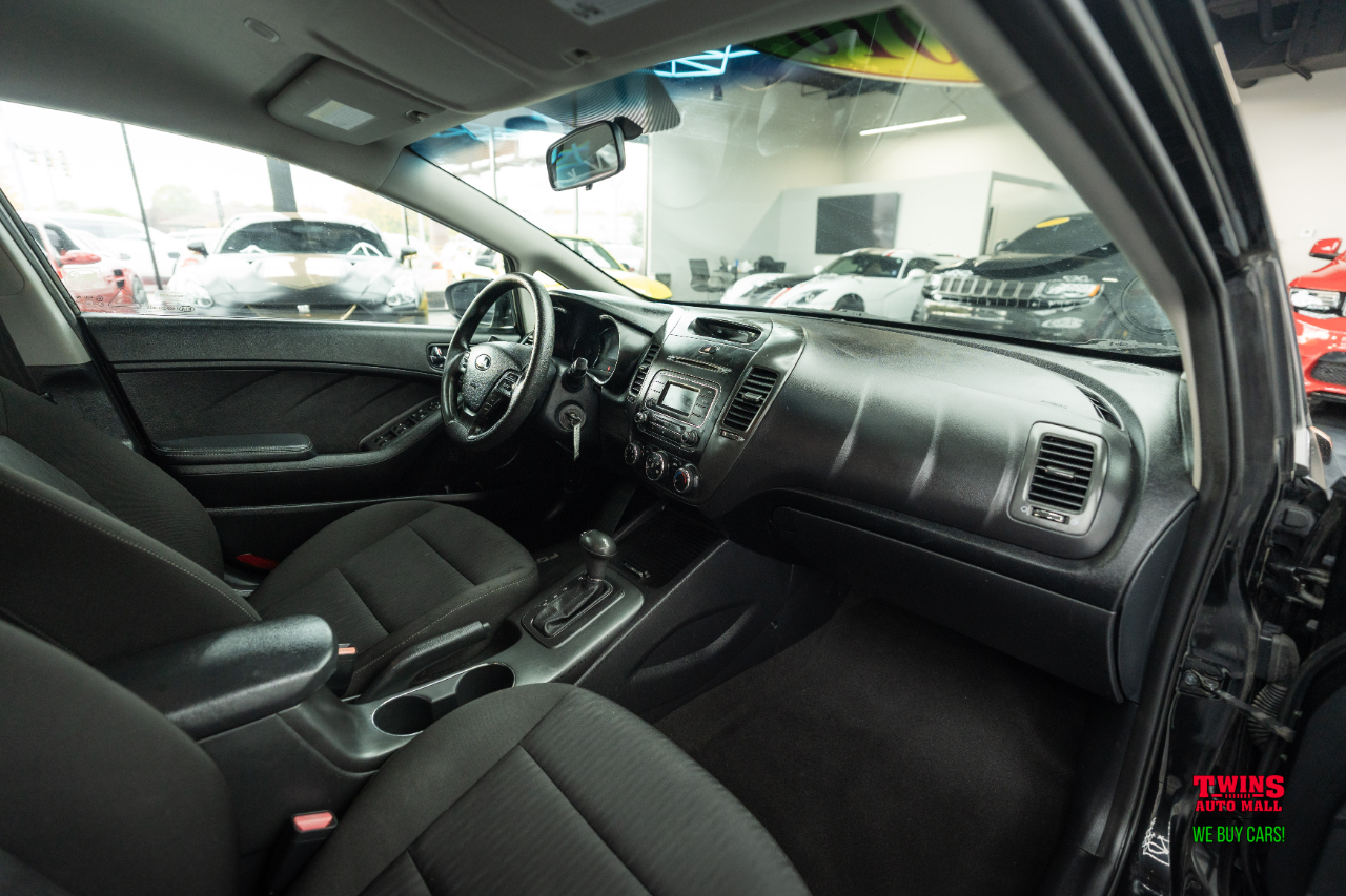 Kia Forte LX w/Popular Package 2016 Kia Forte LX w/Popular Package 2016