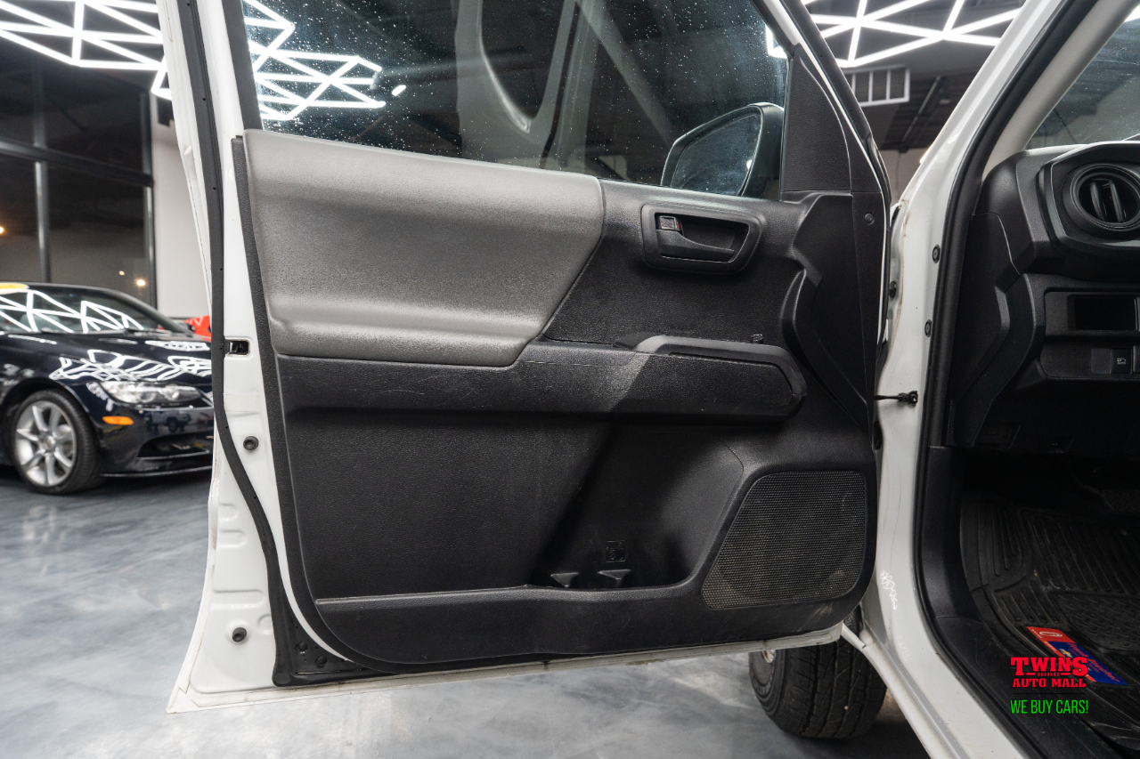 Toyota Tacoma 4WD Access Cab V6 AT (Natl) 2019