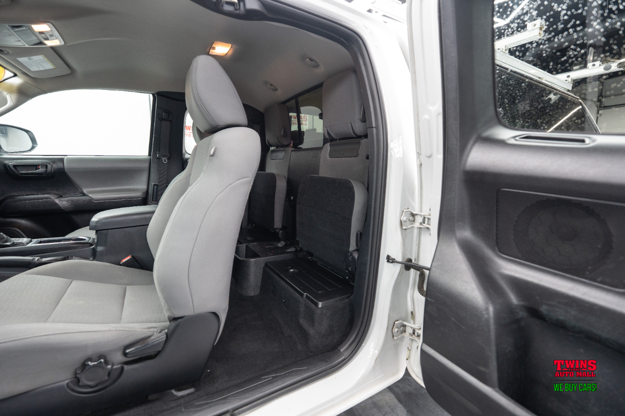 Toyota Tacoma 4WD Access Cab V6 AT (Natl) 2019