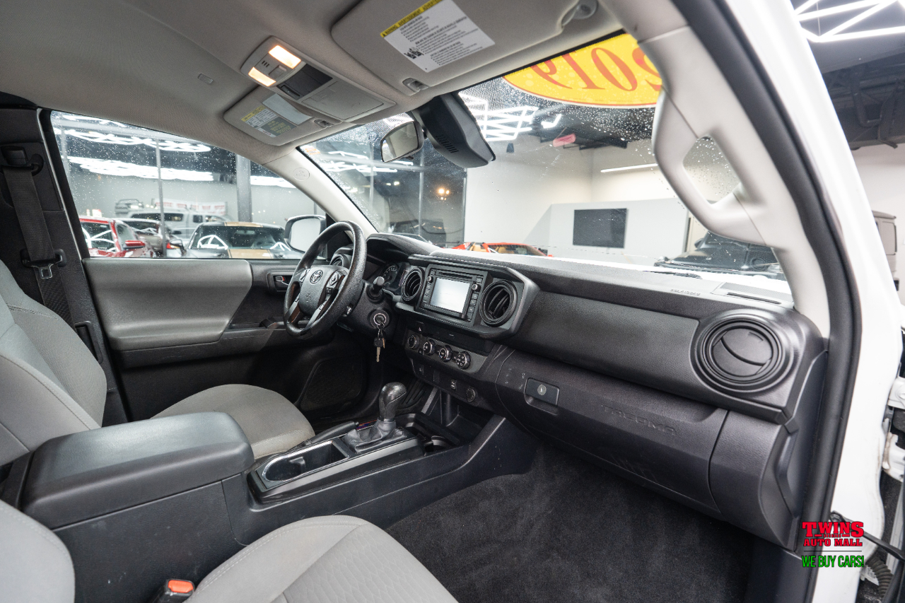 Toyota Tacoma 4WD Access Cab V6 AT (Natl) 2019