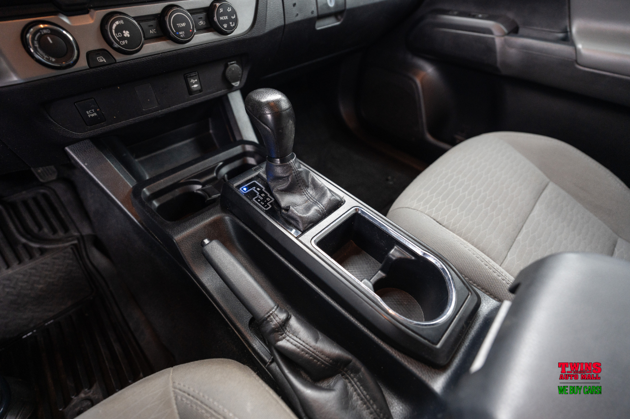 Toyota Tacoma 4WD Access Cab V6 AT (Natl) 2019