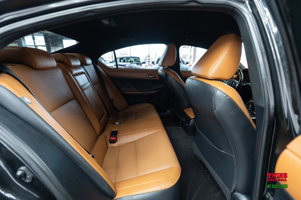 Lexus IS 350 AWD 2021