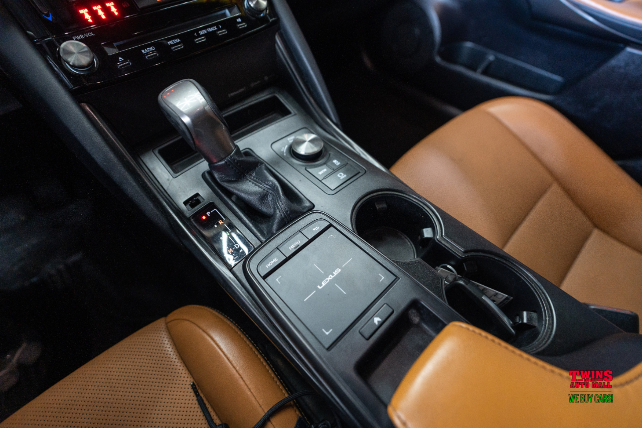 Lexus IS 350 AWD 2021