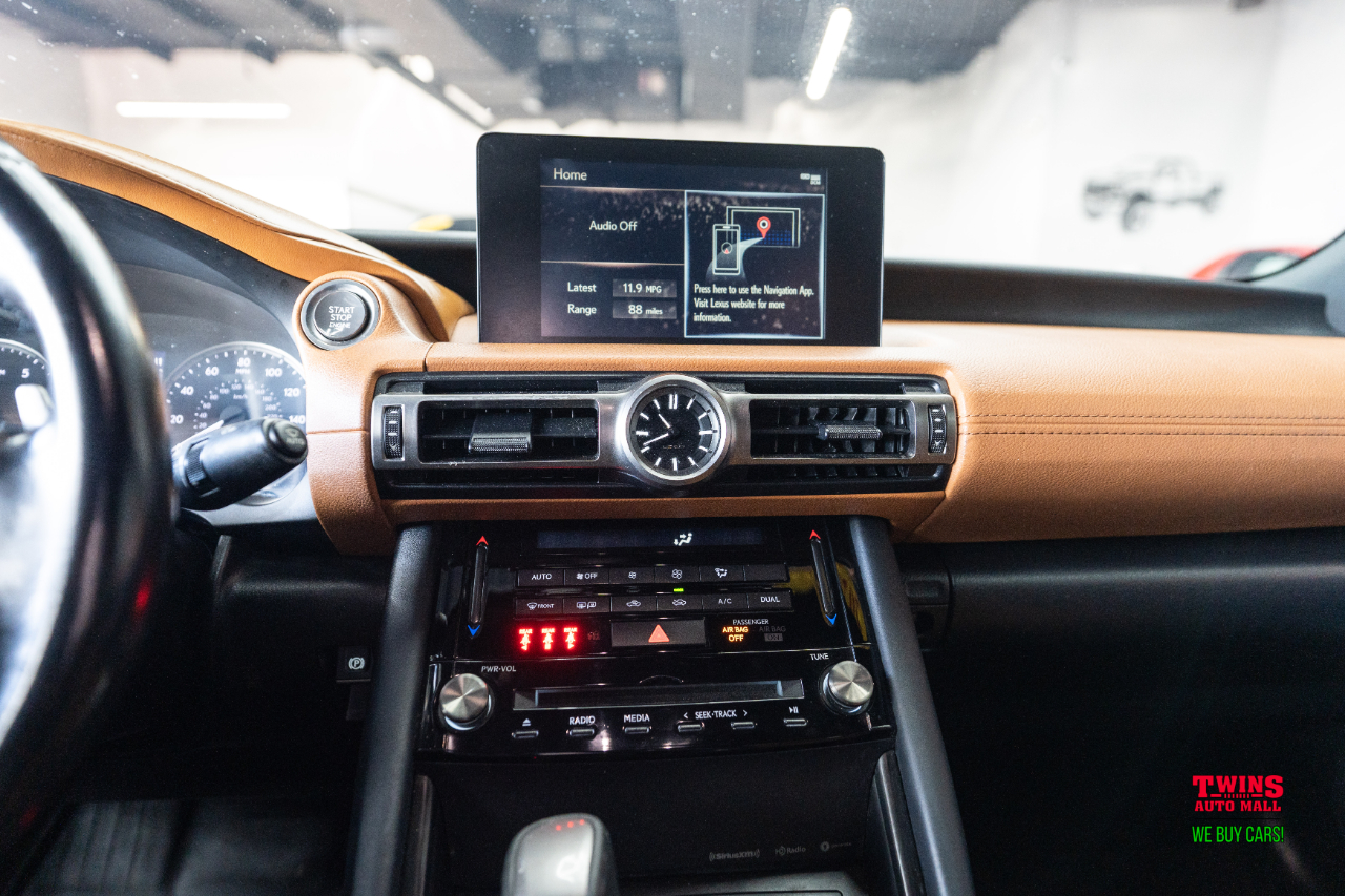 Lexus IS 350 AWD 2021