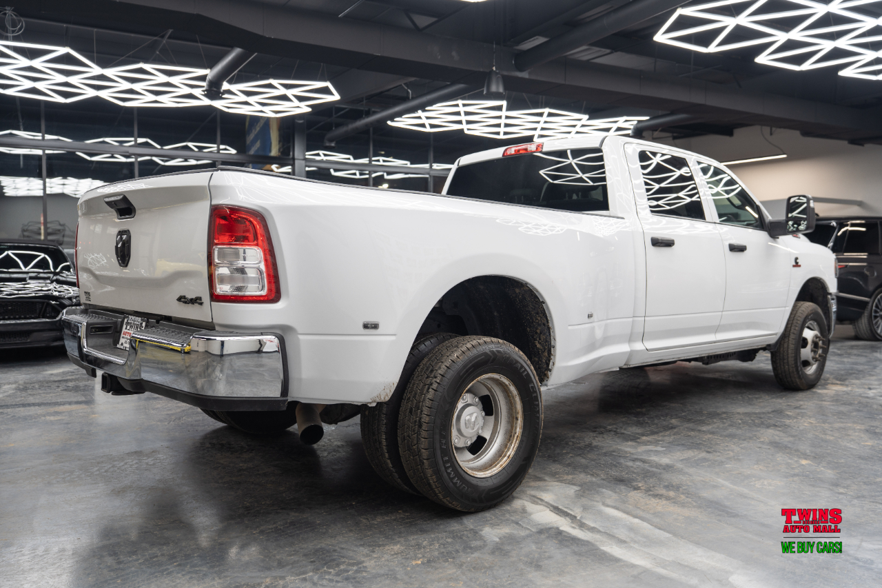 RAM 3500 Tradesman Crew Cab 4WD DRW 2023