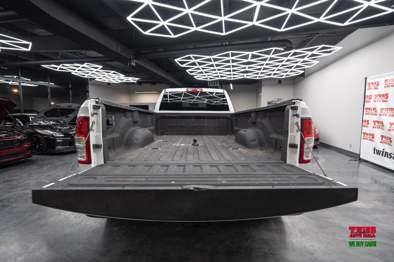 RAM 3500 Tradesman Crew Cab 4WD DRW 2023