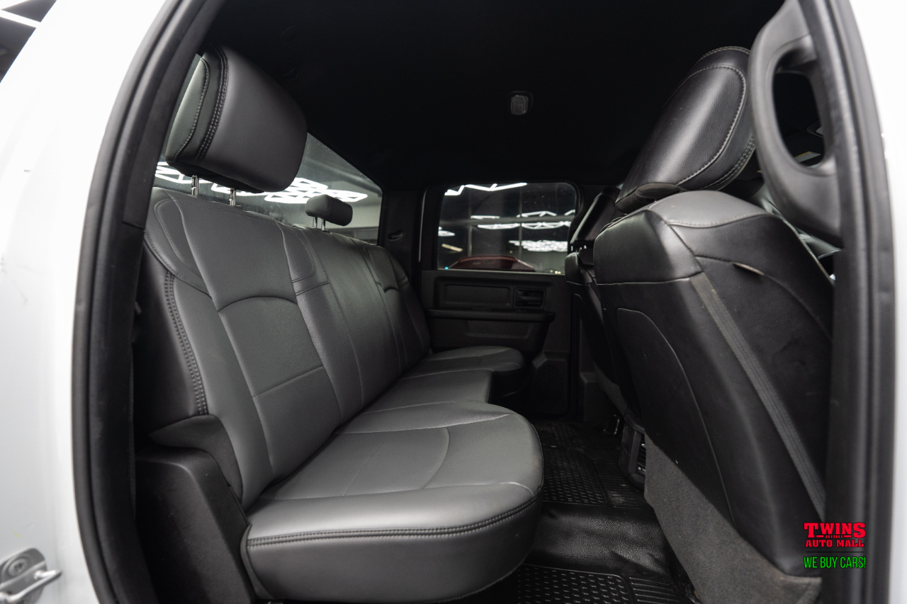 RAM 3500 Tradesman Crew Cab 4WD DRW 2023