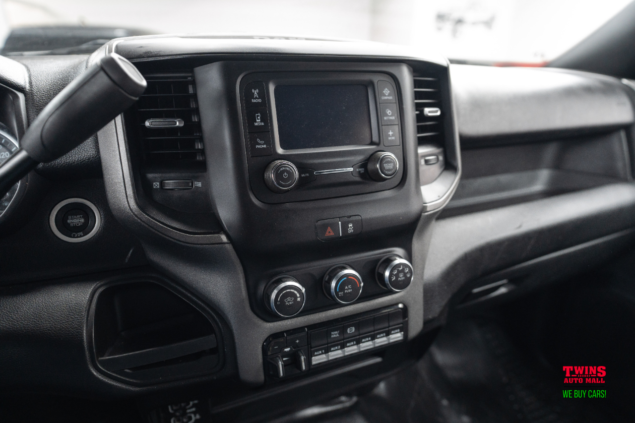 RAM 3500 Tradesman Crew Cab 4WD DRW 2023