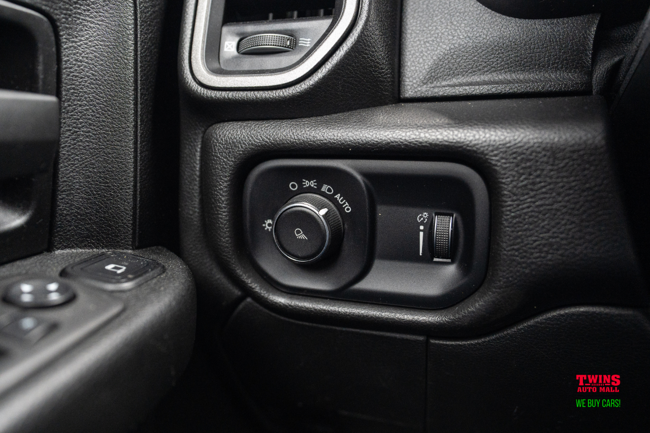 RAM 3500 Tradesman Crew Cab 4WD DRW 2023