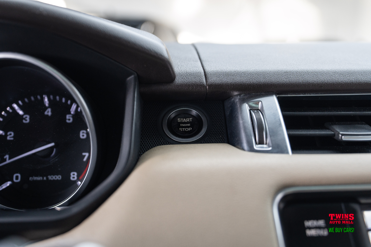 Land Rover Range Rover Sport 3.0L V6 Supercharged SE 2014