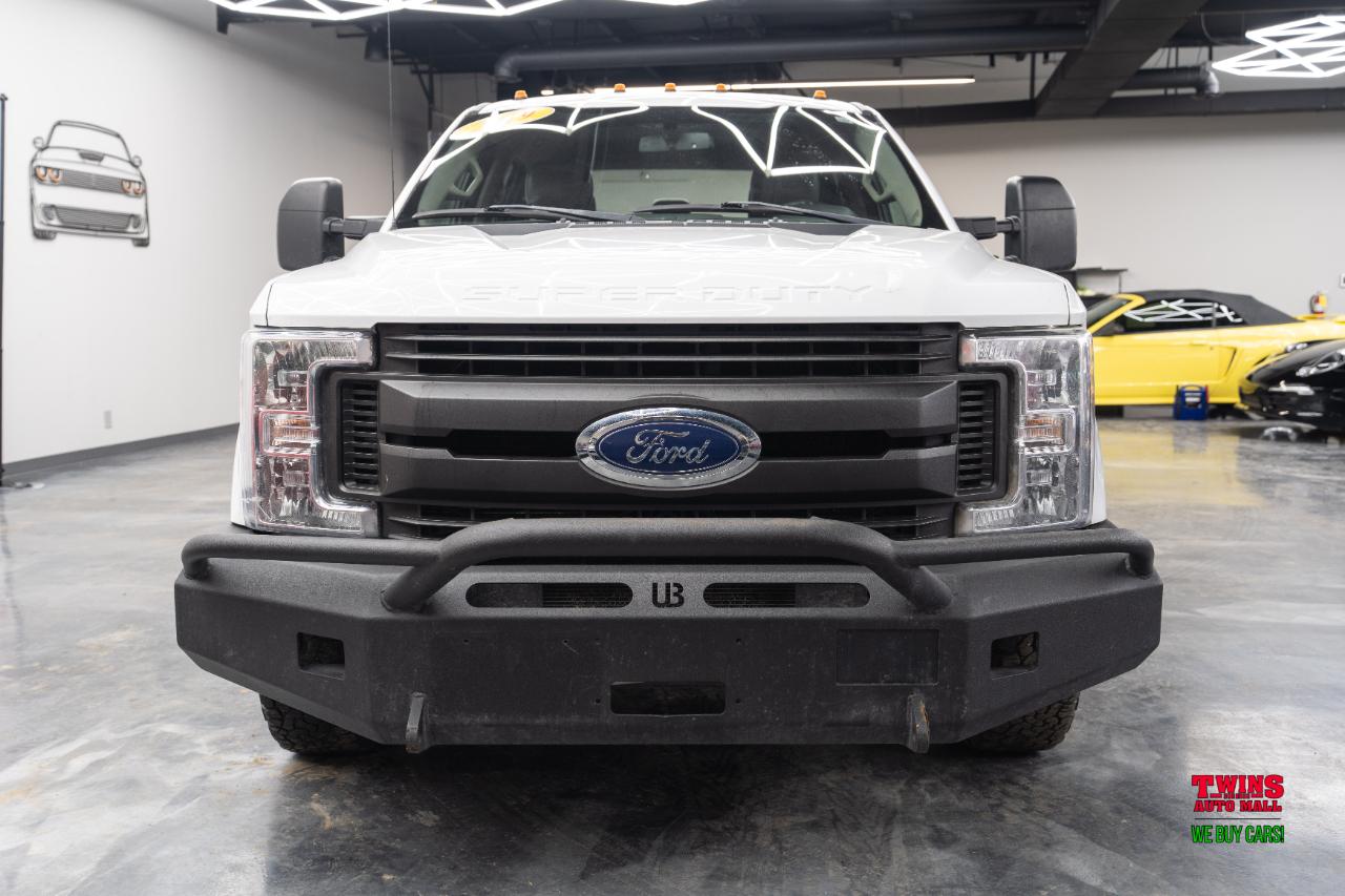 Ford F-350 SD XL Crew Cab DRW 2WD 2019