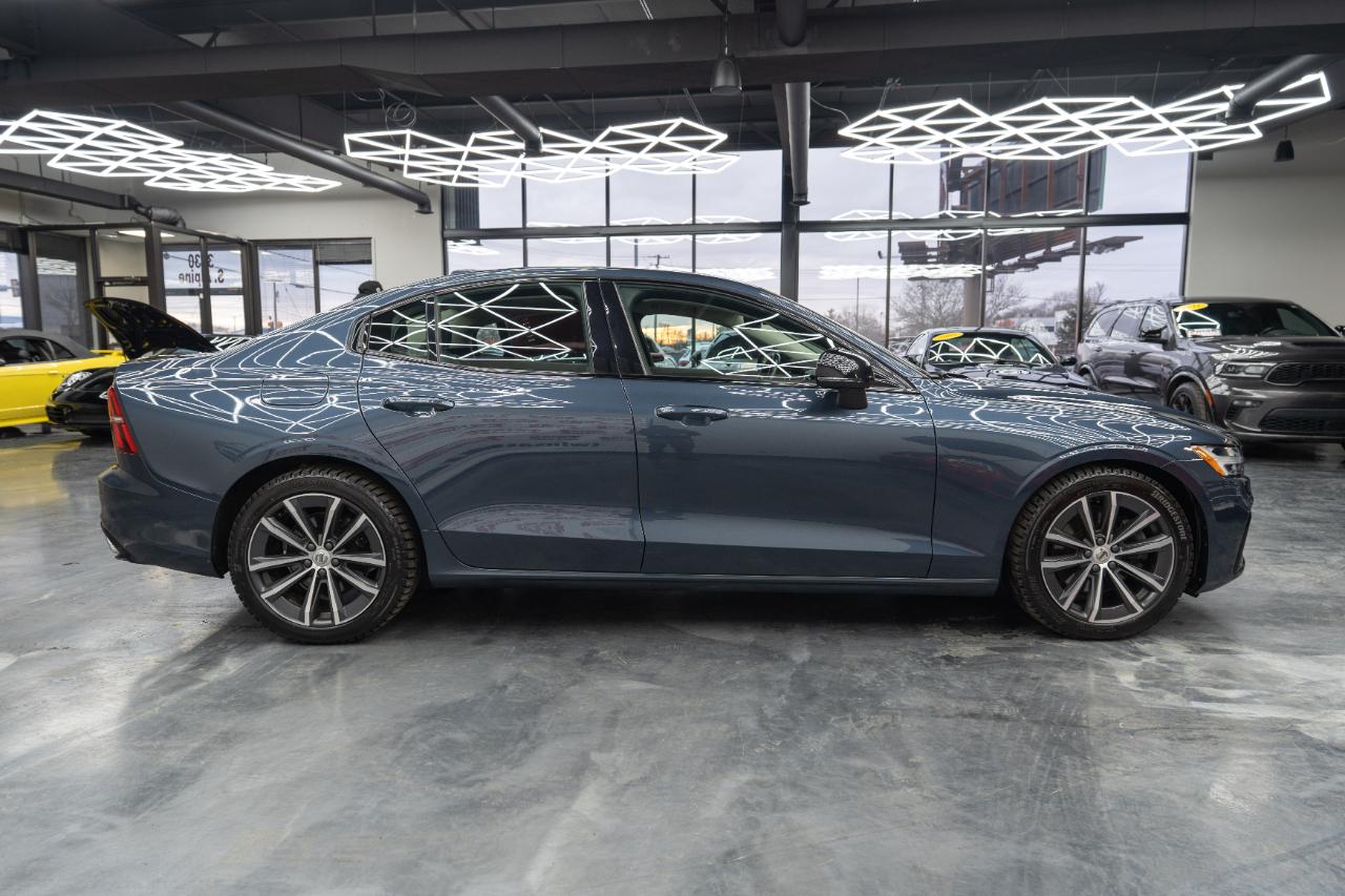Volvo S60 B5 Momentum AWD 2022
